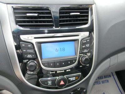 2012 Hyundai Accent  SE