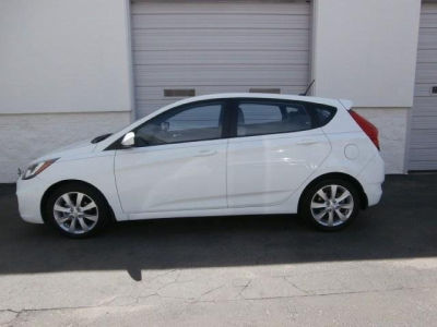 2012 Hyundai Accent SE