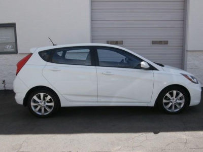 2012 Hyundai Accent SE