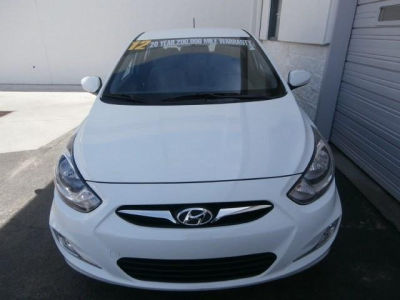 2012 Hyundai Accent SE