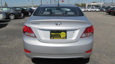 2012 Hyundai Accent  GLS
