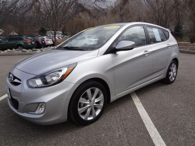 2012 Hyundai Accent  SE