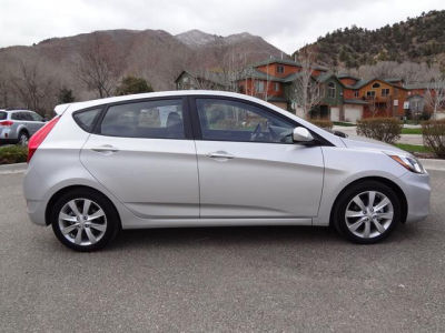 2012 Hyundai Accent  SE