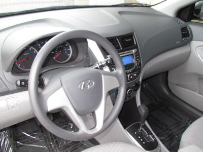 2012 Hyundai Accent  GLS