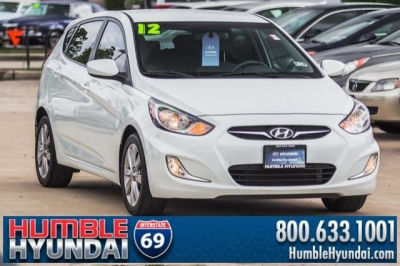 2012 Hyundai Accent  SE