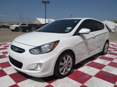 2012 Hyundai Accent  SE