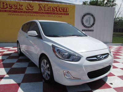 2012 Hyundai Accent  SE