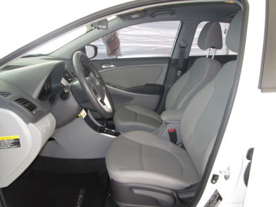 2012 Hyundai Accent  SE