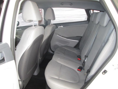 2012 Hyundai Accent  SE