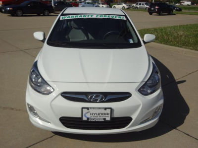 2012 Hyundai Accent  SE
