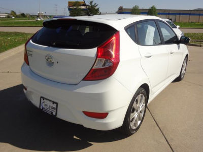 2012 Hyundai Accent  SE