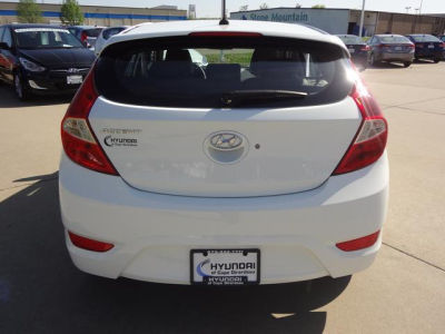 2012 Hyundai Accent  SE