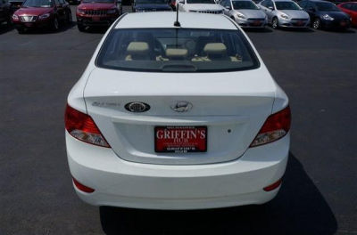 2012 Hyundai Accent  GLS