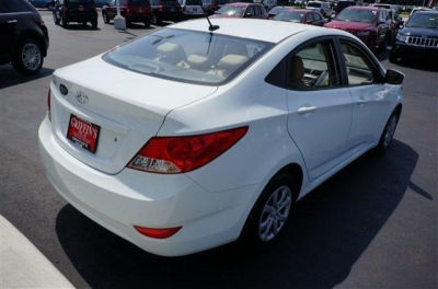 2012 Hyundai Accent  GLS