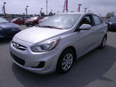 2013 Hyundai Accent  GLS