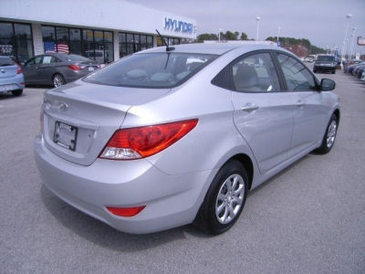 2013 Hyundai Accent GLS