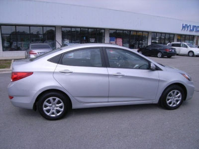 2013 Hyundai Accent GLS