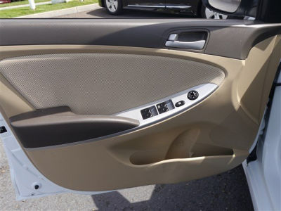 2012 Hyundai Accent  GLS