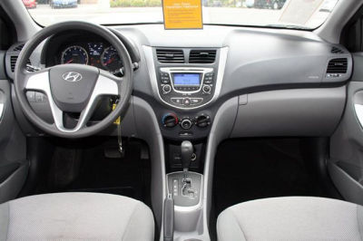 2012 Hyundai Accent  GLS