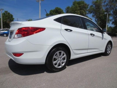 2012 Hyundai Accent  GLS