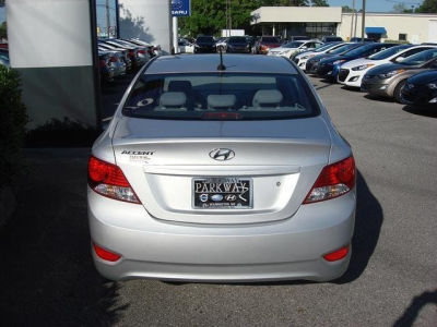 2012 Hyundai Accent  GLS