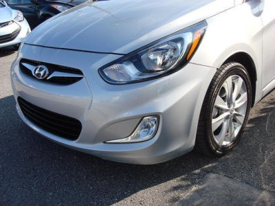 2012 Hyundai Accent  GLS