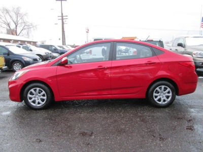 2012 Hyundai Accent  GLS