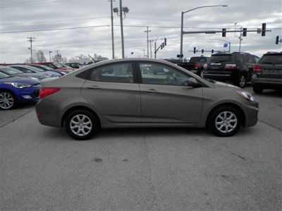 2012 Hyundai Accent  GLS