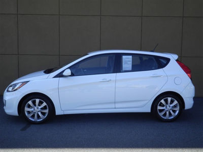 2012 Hyundai Accent  SE
