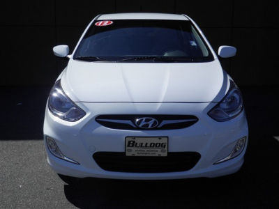 2012 Hyundai Accent  SE