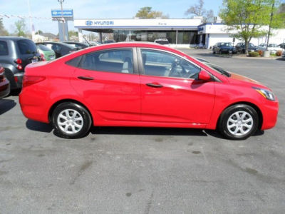 2012 Hyundai Accent  GLS