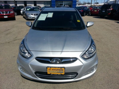 2012 Hyundai Accent SE