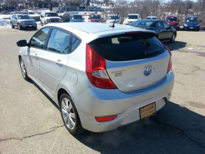 2012 Hyundai Accent SE