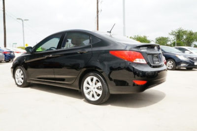 2012 Hyundai Accent  GLS