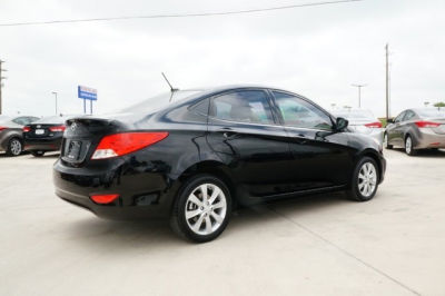 2012 Hyundai Accent  GLS