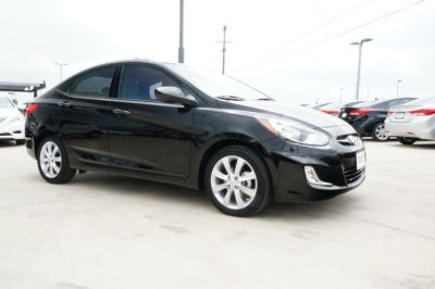 2012 Hyundai Accent  GLS
