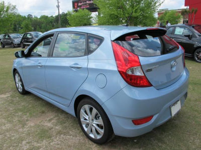 2012 Hyundai Accent SE