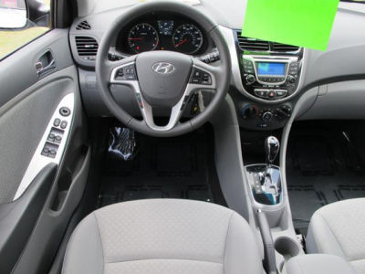 2012 Hyundai Accent SE