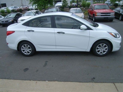 2012 Hyundai Accent GLS