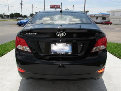 2012 Hyundai Accent  GLS