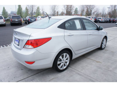 2012 Hyundai Accent  GLS