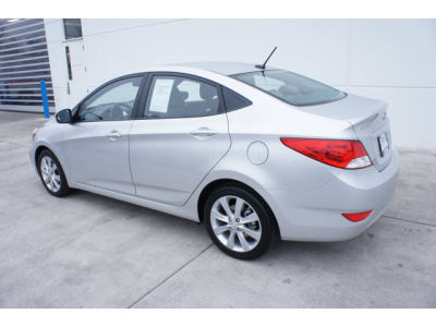 2012 Hyundai Accent  GLS