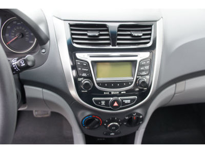 2012 Hyundai Accent  GLS