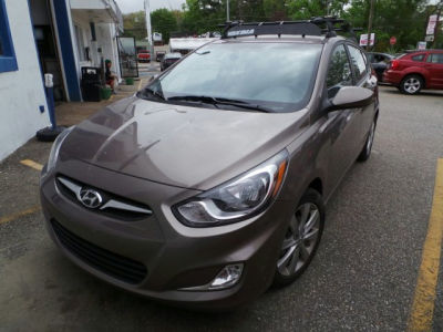 2012 Hyundai Accent SE