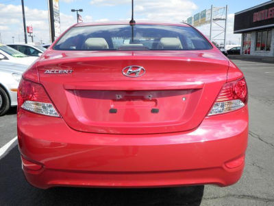2012 Hyundai Accent  GLS