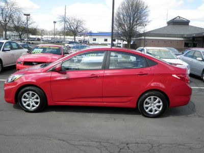2012 Hyundai Accent  GLS
