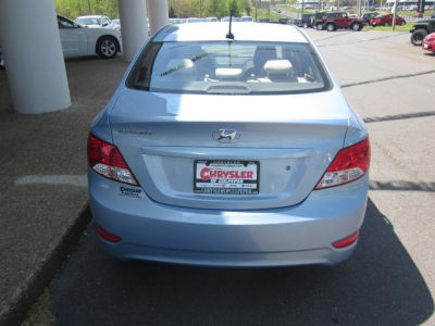 2012 Hyundai Accent  GLS