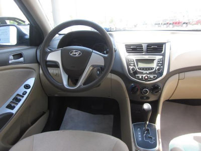 2012 Hyundai Accent  GLS