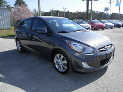 2012 Hyundai Accent  SE