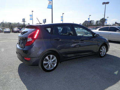 2012 Hyundai Accent SE